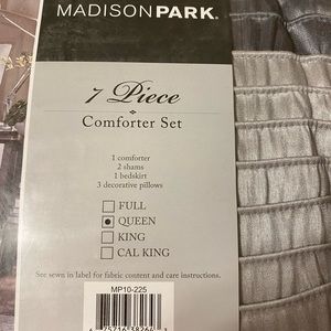 Madison Park Queen size Comforter